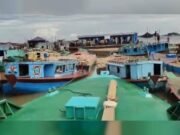 তাহিরপুরে অতিরিক্ত টোল আদায়ের প্রতিবাদে নৌযান ধর্মঘট