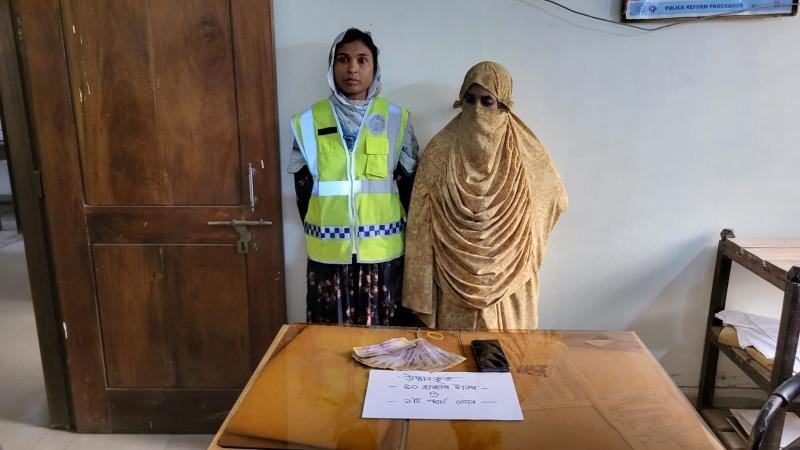 সিরাজগঞ্জে হানি ট্র্যাপে ফেলে সৌদি প্রবাসী অপহরণ, মূলহোতা নারী গ্রেপ্তার