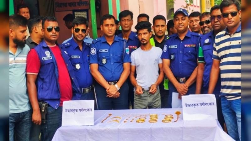 মেহোরপুরে চুরি হওয়া ৩০ লাখ টাকার স্বর্ণালংকার উদ্ধার, চোর গ্রেফতার 