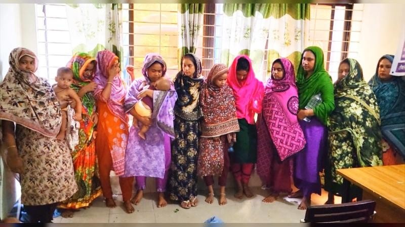 সিরাজগঞ্জে সংঘবদ্ধ নারী ছিনতাইকারী চক্রের ১১ সদস্য আটক
