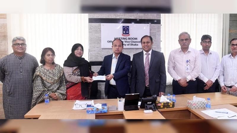 ঢাবি’র অসচ্ছল শিক্ষার্থীদের বৃত্তি প্রদানের জন্য ১০ লাখ টাকার নতুন ট্রাস্ট ফান্ড