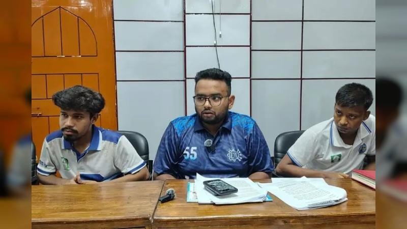 "কেন্দ্রীয় ছাত্রশক্তি ছাত্রলীগকে সরাসরি আশ্রয়-প্রশ্রয় দিচ্ছে", অভিযোগ ইবি বৈষম্যবিরোধীদের