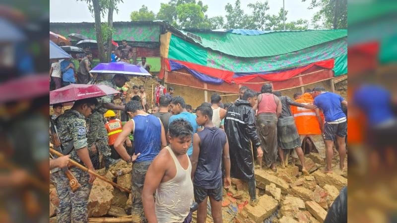 রোহিঙ্গা ক্যাম্পে আবারো পাহাড়ধস: নিহত বেড়ে শিক্ষকসহ ৮