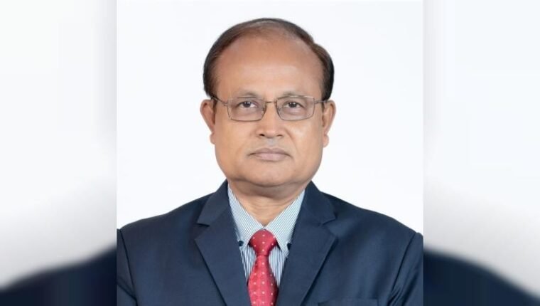 এসিইউ কাউন্সিল সভায় যোগ দিতে ঢাবি উপাচার্যের যুক্তরাজ্য গমন