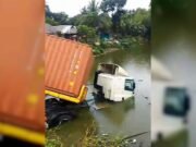 কুমিল্লায় লরির ধাক্কায় সিএনজি পুকুরে, নিহত ২