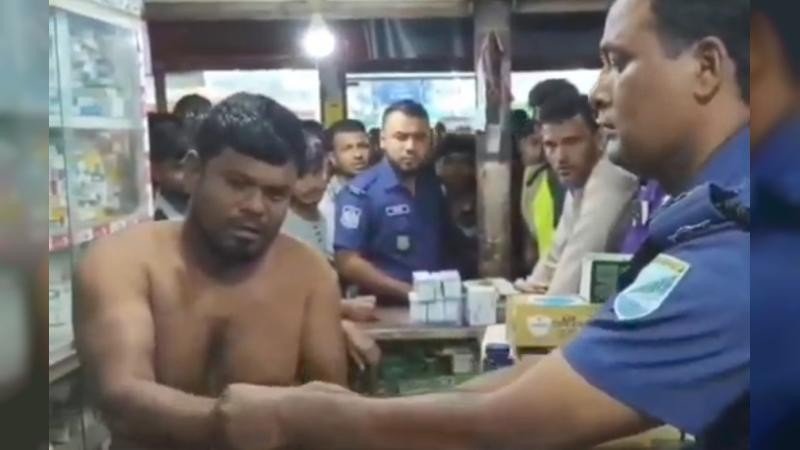 আশুলিয়ায় ৭ বছরের শিশুকে ধর্ষণ চেষ্টায় রাজমিস্ত্রি গ্রেপ্তার