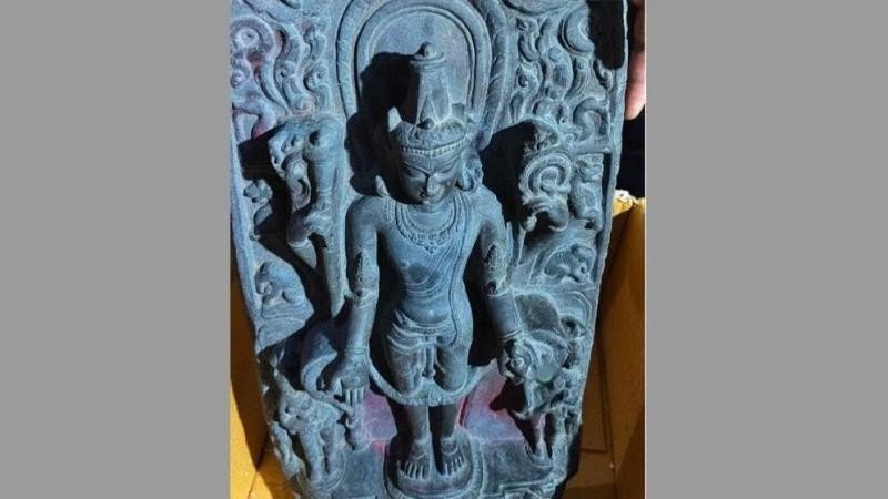 বগুড়ায় কষ্টি পাথরের বিষ্ণু মূর্তি উদ্ধার