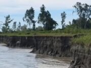 সরিষাবাড়ীতে ভয়াবহ নদীভাঙন, আতঙ্কে হাজারো পরিবার