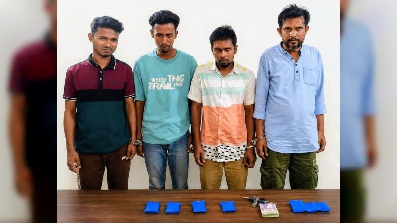 নেত্রকোণায় ১১৯০ পিস ইয়াবাসহ আটক ৪, প্রাইভেটকার জব্দ