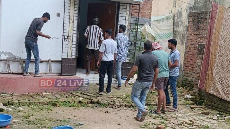 চট্টগ্রামের ফটিকছড়ি প্রবাসীর বাড়িতে সংঘবদ্ধ হামলা ও লুটপাট