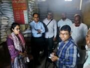 অধিক দামে সার বিক্রি, কুমিল্লায় ডিলারকে জরিমানা