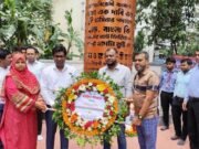 কুমিল্লা'য় জুলাই শহীদ দিবসে প্রশাসন-রাজনৈতিক নেতৃবৃন্দের পুষ্পস্তবক অর্পণ
