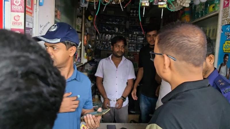 ভূরুঙ্গামারীতে ক‍্যাসিনো সম্রাট ও অর্থ পাচারকারী চক্রের মূল হোতা গ্রেফতার 