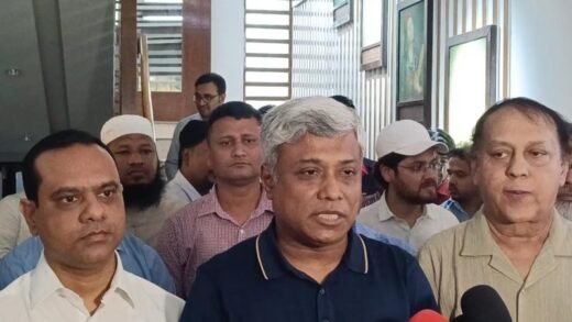 খাগড়াছড়িতে বিদ্যুৎ প্রতিমন্ত্রীর ত্রাণ বিতরণ ও পুনর্বাসনের ঘোষণা