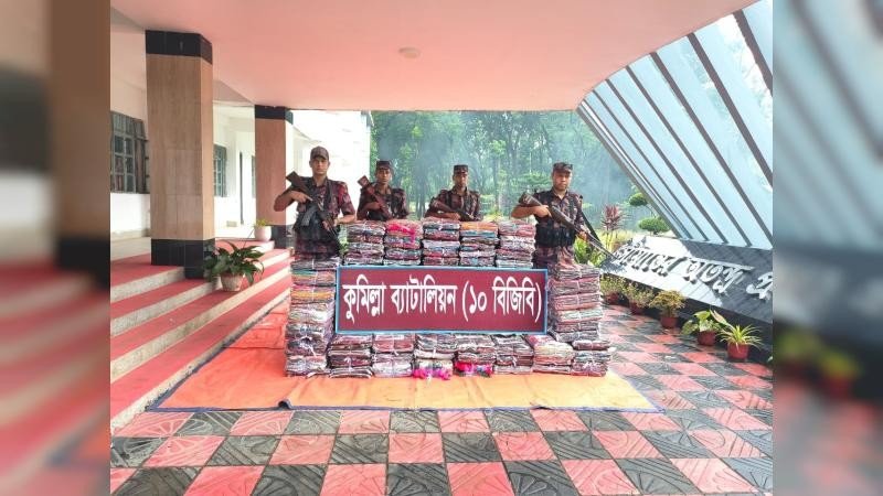 কুমিল্লায় ৩৩ লাখ ৯০ হাজার টাকার ভারতীয় শাড়ী আটক
