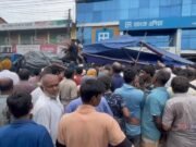 অর্থমন্ত্রীর উপস্থিতিতে ভেঙ্গে পড়ল মঞ্চ: হুড়োহুড়িতে আহত ১২