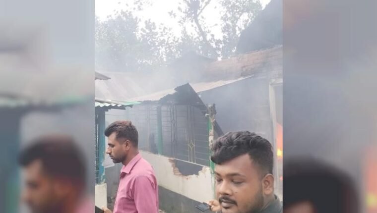 ভালুকায় মাদক ব্যবসার অভিযোগে মা-ছেলে আটক, এলাকাবাসী ক্ষোভে দিলো আগুন