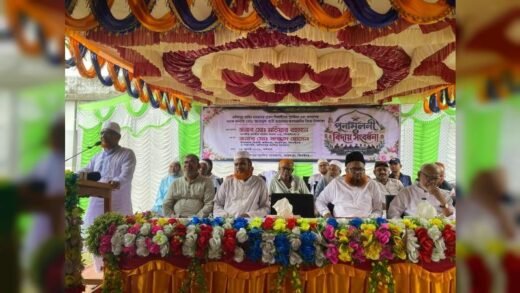 অধ্যক্ষ আবদুল হাই- এর বিদায়ে কান্নায় ভেঙে পড়লেন শিক্ষক-শিক্ষার্থী