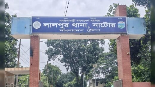 নাটোরে ২৪ ঘণ্টার ব্যবধানে দুই সন্তানের মৃত্যু, হাসপাতালে বাবা