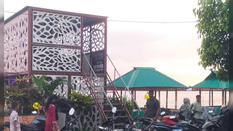 নিম্নমানের খাবারে চড়া মূল্য, পিংনা রাধানগর সানসেট পয়েন্টে দর্শনার্থীদের ভোগান্তি; প্রশাসনের নজরদারির দাবি