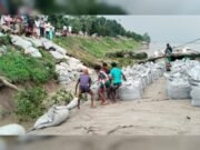 শাখারিয়ার ঝুঁকিপূর্ণ বাঁধ রক্ষায় দিন-রাত কাজ করছে পাউবো