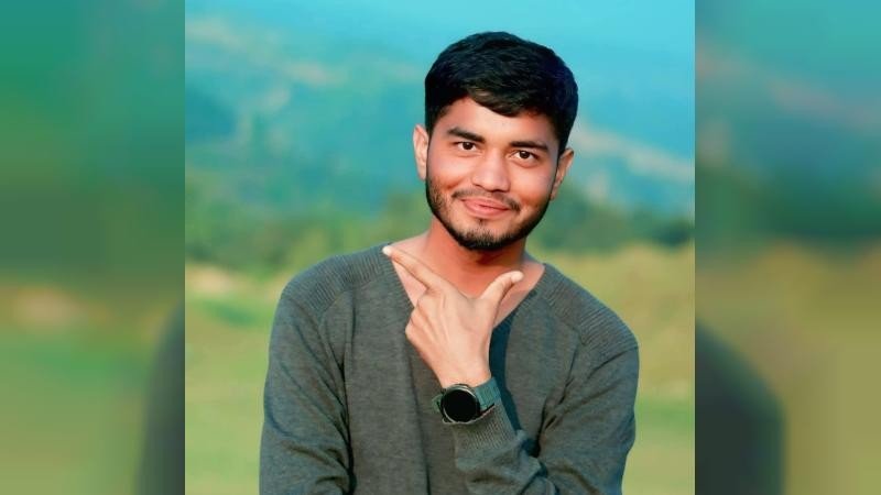 ফেসবুকে স্ট্যাটাস দিয়ে যুবকের ফ্যানের সঙ্গে গামছা পেঁচিয়ে আত্মহত্যা