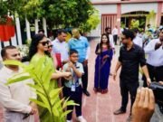 সবুজ নাটোর গড়ার অংশ হিসাবে শিক্ষার্থীদের মাঝে গাছের চারা বিতরণ