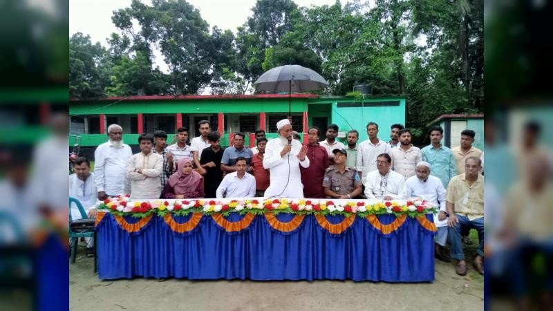 গোপালপুরে কৃষক কার্ডের তথ্য সংগ্রহ কার্যক্রম পরিদর্শনে এমপি আব্দুস সালাম
