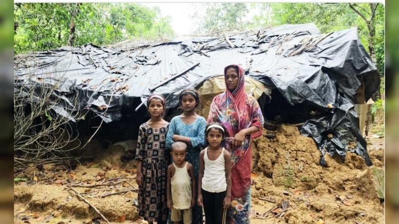 কালো পলিথিনের আড়ালে আটজন মানুষের বেঁচে থাকার গল্প