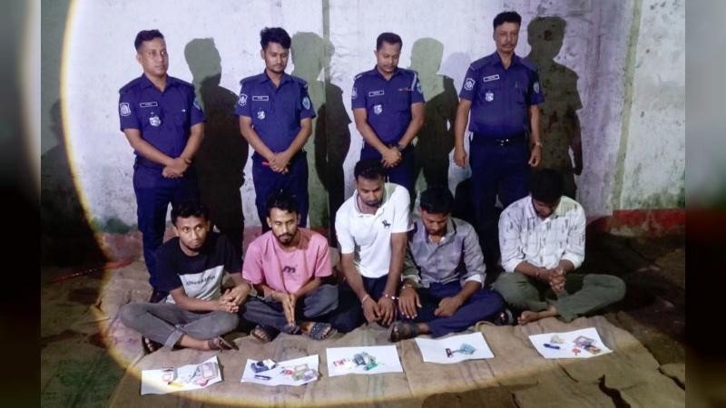 কোল্ড স্টোরেজে ইয়াবা সেবন; বুড়িচংয়ে পাঁচ যুবকের ৬ মাসের কারাদণ্ড