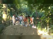 নগদা শিমলায় দুটি কাঁচা সড়ক সংস্কার করলেন বিএনপির সদস্য তারেক খাঁন