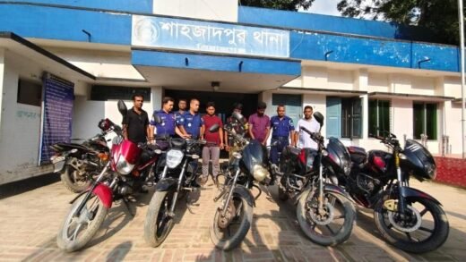 শাহজাদপুরে আন্তঃজেলা চোর চক্রের ৩ সদস্য আটক, ৫টি মোটরসাইকেল উদ্ধার