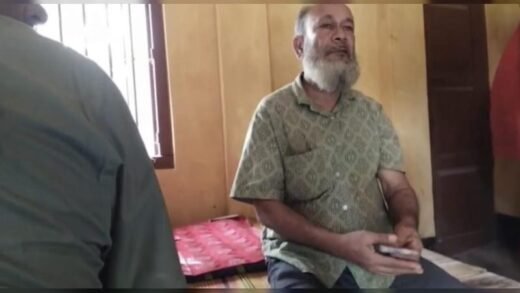 এবার নগরকান্দায় ভূমি কর্মকর্তার ঘুষ নেওয়ার ভিডিও ভাইরাল