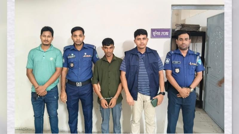 লামায় সিএনজি ছিনতাই ও চালক জখমের রহস্য উদঘাটন, গ্রেপ্তার ৩ দস্যু
