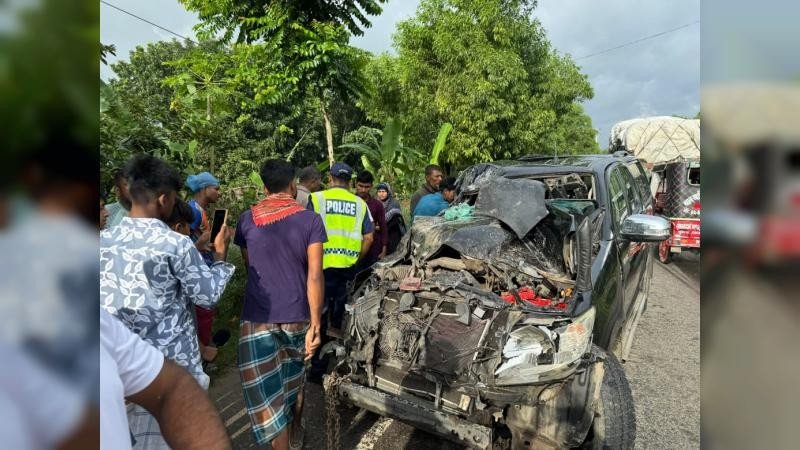 রাজবাড়ীর কালুখালীতে ট্রাক-প্রাইভেটকার সংঘর্ষে কৃষি কর্মকর্তাসহ আহত ৬