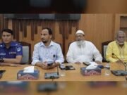 যশোরে আলোচনার টেবিলে সমাধান হলেও বাইরে উত্তেজনা
