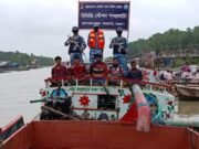 কোস্ট গার্ডের অভিযানে অবৈধভাবে বালু উত্তোলনে ১টি ড্রেজারসহ ৫ জন বালু উত্তোলনকারী আটক