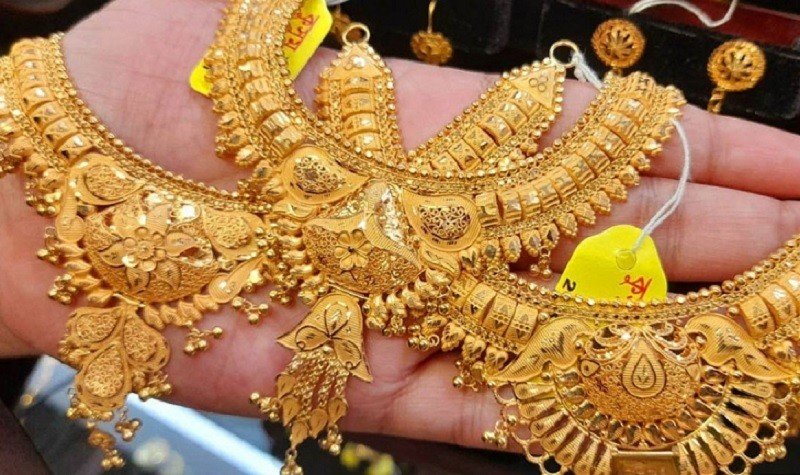 স্বর্ণবাজারে ১৩ বছরের মধ্যে সবচেয়ে বড় পতন!