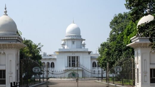 পুরুষ নির্যাতন প্রতিরোধে আইন প্রণয়নের নির্দেশনা চেয়ে হাইকোর্টে রিট