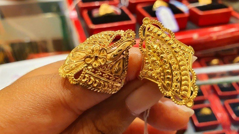 দুই দফা কমার পর দেশে আবারও বাড়ল সোনার দাম