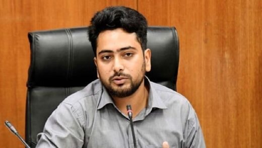 সরকার যদি সন্ত্রাসের পথে হাঁটে, তাহলে জনগণ প্রতিরোধের পথে হাঁটবে: নাহিদ ইসলাম