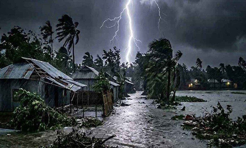 ধেয়ে আসছে নিম্নচাপ, টানা ৯ দিন বজ্রঝড়-বন্যা নিয়ে সতর্কবার্তা
