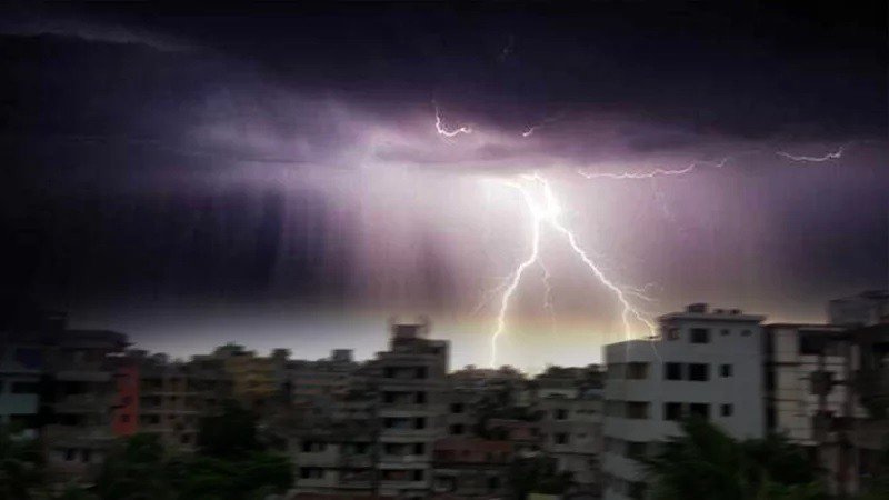৮ জেলায় ঝড়ো হাওয়াসহ বজ্রবৃষ্টির আভাস
