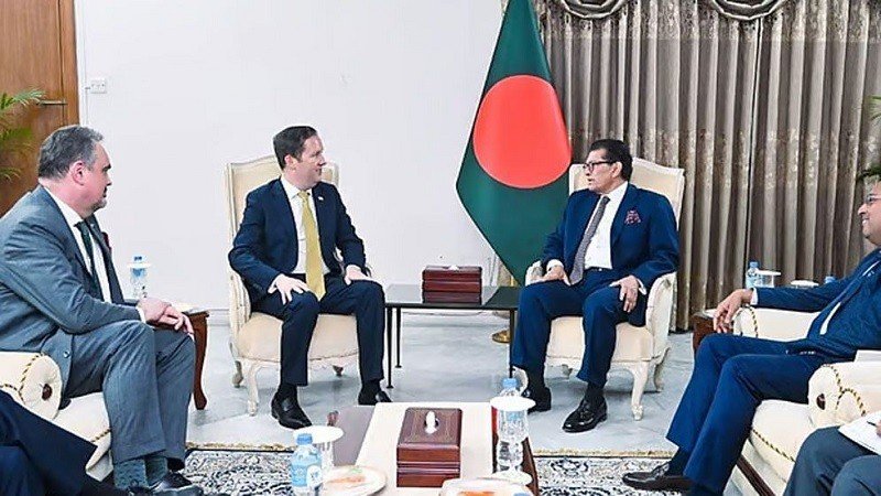 বাংলাদেশ-যুক্তরাষ্ট্র সম্পর্ক নিয়ে ইতিবাচক অগ্রগতির আভাস ট্রাম্পের বিশেষ দূতের