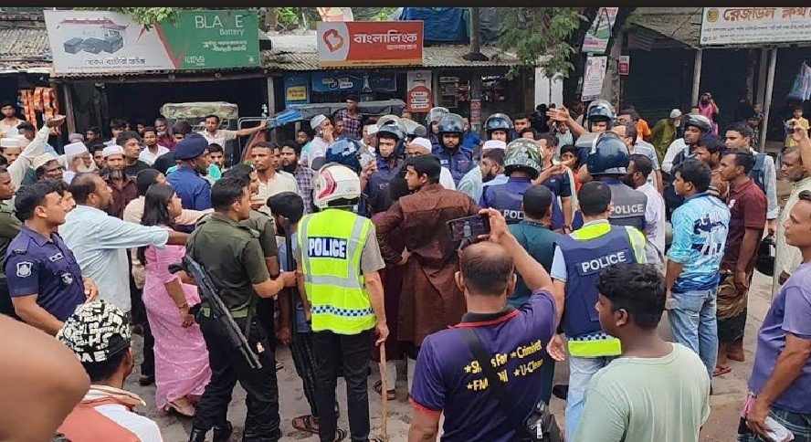 মসজিদে নারী সংগঠনের কর্মসূচি ঘিরে জামায়াত-বিএনপি উত্তেজনা
