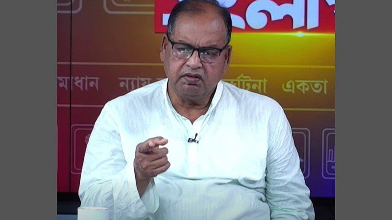 ঢাকা বিশ্ববিদ্যালয় নিয়ে মন্তব্যে ফুয়াদকে ‘উন্মাদ’ বললেন দুদু