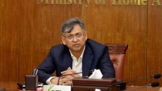 রাষ্ট্রপতি পদকে ব্যক্তি নয়, প্রতিষ্ঠান হিসেবে দেখে বিএনপি: স্বরাষ্ট্রমন্ত্রী