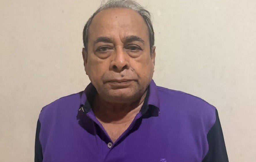 মোজাফফরের অন্ধকার জীবনের গল্প পাওয়া গেল বিদেশি সাংবাদিকের বইয়ে মোজাফফরের অন্ধকার জীবনের গল্প পাওয়া গেল বিদেশি সাংবাদিকের বইয়ে
