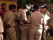 বাংলাদেশি দম্পতিকে রাস্তায় ফেলে পেটালেন ভারতীয় চিকিৎসক, অতঃপর...