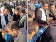 ইরানের সড়কে খাবার বিতরণ করছেন নাসীরুদ্দীন পাটওয়ারী
